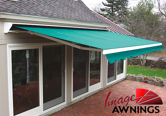 custom motorized & retractable awnings 15